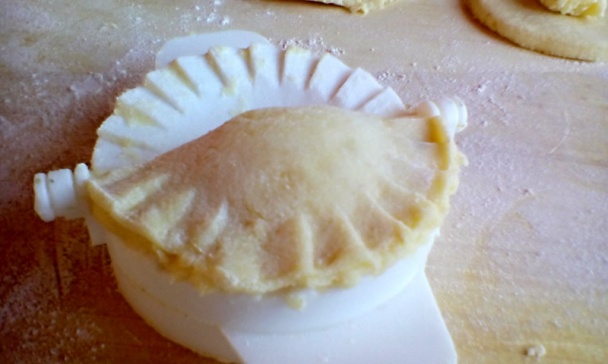 Bryndzové pirohy so slaninou a s cibuľkou (fotorecept) - obrázok 7