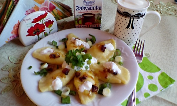 Bryndzové pirohy so slaninou a s cibuľkou (fotorecept) - obrázok 13