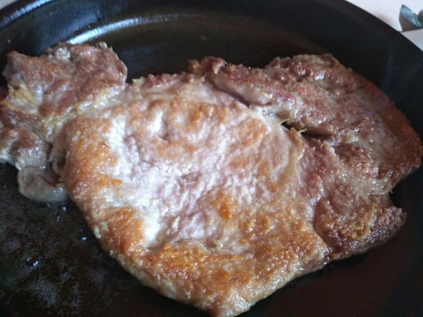 Bravčová krkovička na póre a červenom víne so šampiňónmi (fotorecept) - obrázok 2