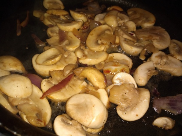 Bravčová krkovička na póre a červenom víne so šampiňónmi (fotorecept) - obrázok 8