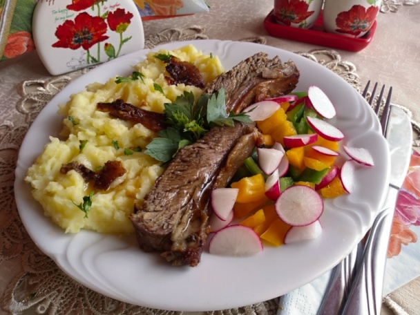 Bravčové rebrá na rasci a bielom víne - obrázok 3