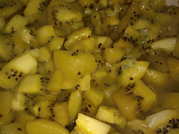 Pistáciové kivi rezy so šľahačkou (fotorecept) - obrázok 6