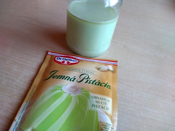 Pistáciové kivi rezy so šľahačkou (fotorecept) - obrázok 7