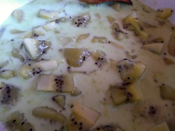 Pistáciové kivi rezy so šľahačkou (fotorecept) - obrázok 8