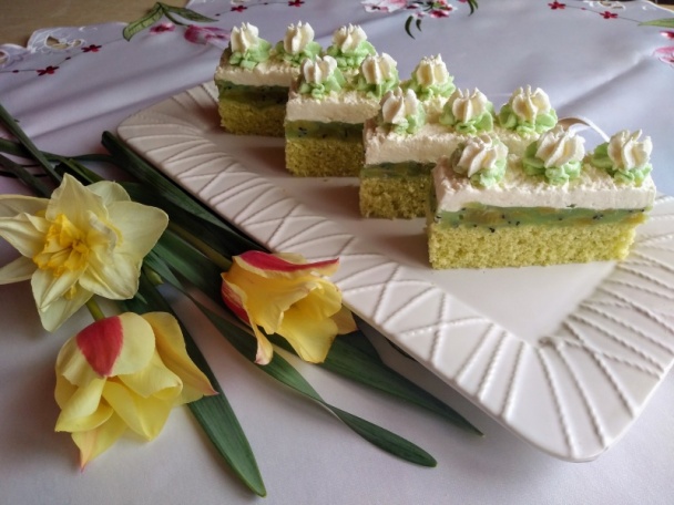 Pistáciové kivi rezy so šľahačkou (fotorecept) - obrázok 12