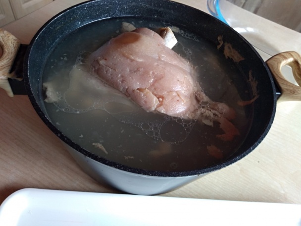 Medovo-cesnakové pečené bravčové koleno (fotorecept) - obrázok 2