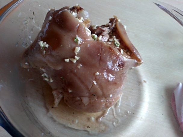 Medovo-cesnakové pečené bravčové koleno (fotorecept) - obrázok 4