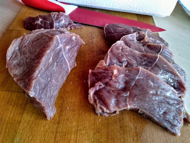 Hovädzia roštenka na červenej cibuli (fotorecept) - obrázok 1