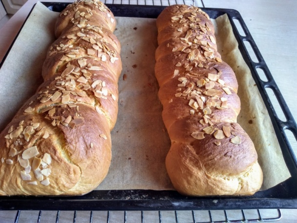 Vianočka s mandľovými lupienkami (fotorecept) - obrázok 9