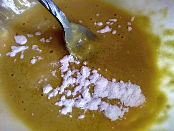 Kráľovským syrom plnené tekvicové kvety vo vínovom cestíčku (fotorecept) - obrázok 4