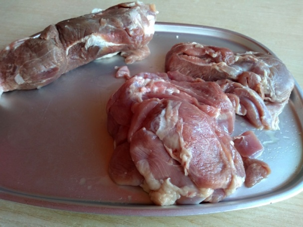 Panvicové morčacie výpečky s omáčkou z čiernych ríbezlí (fotorecept) - obrázok 1