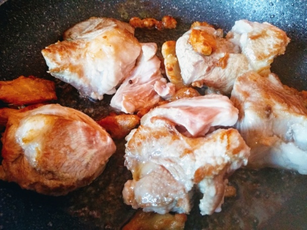 Panvicové morčacie výpečky s omáčkou z čiernych ríbezlí (fotorecept) - obrázok 5