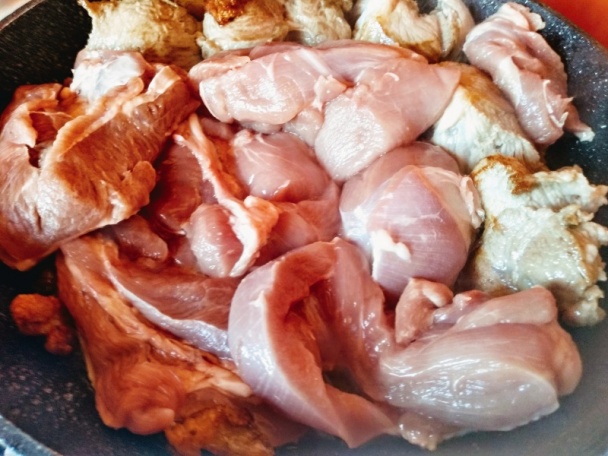 Panvicové morčacie výpečky s omáčkou z čiernych ríbezlí (fotorecept) - obrázok 6