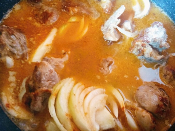 Panvicové morčacie výpečky s omáčkou z čiernych ríbezlí (fotorecept) - obrázok 9