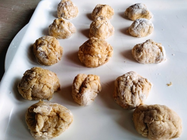 Kyslá cuketová polievka s klobásovými guľkami (fotorecept) - obrázok 9