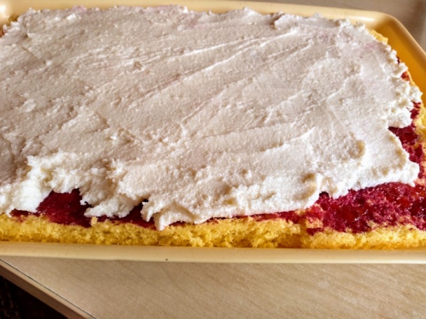 Obyčajné piškótové rezy s cviklovým lekvárom (fotorecept) - obrázok 7