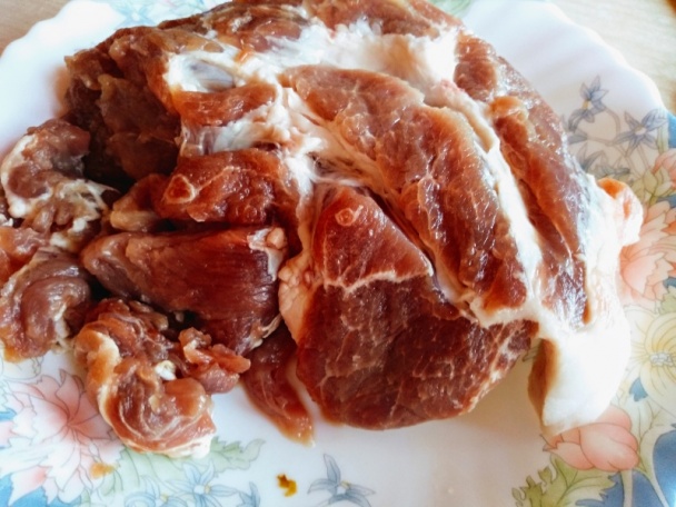 Bravčová krkovička na červenom víne s tymianom (fotorecept) - obrázok 1