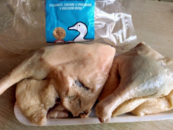 Pečené kačacie stehno s karamelizovaným pomarančom so saturejkou (fotorecept) - obrázok 1