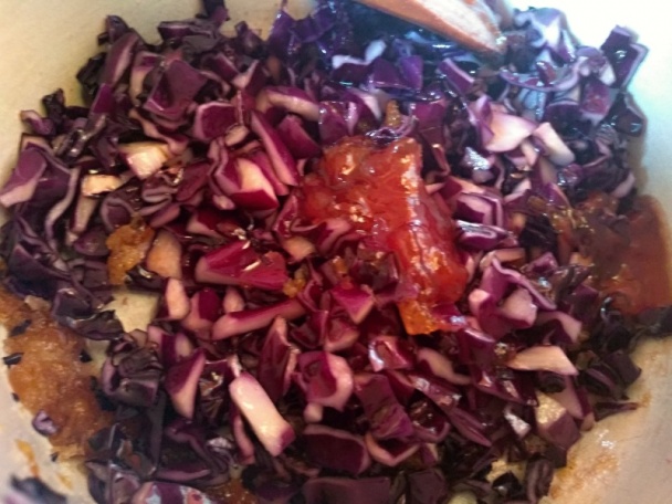 Morčacie stehno na víne s guľkami plnenými červenou kapustou (fotorecept) - obrázok 5