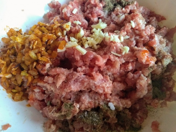 Mäsové guľky v kyslej kapuste celkom inak (fotorecept) - obrázok 5