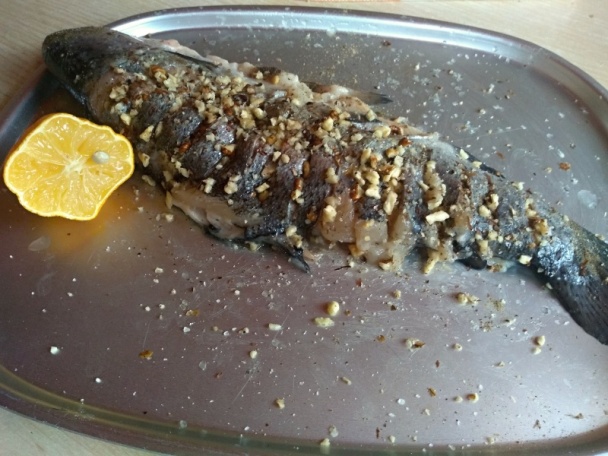 Pečený pstruh na masle s orechovou kôrkou (fotorecept) - obrázok 4