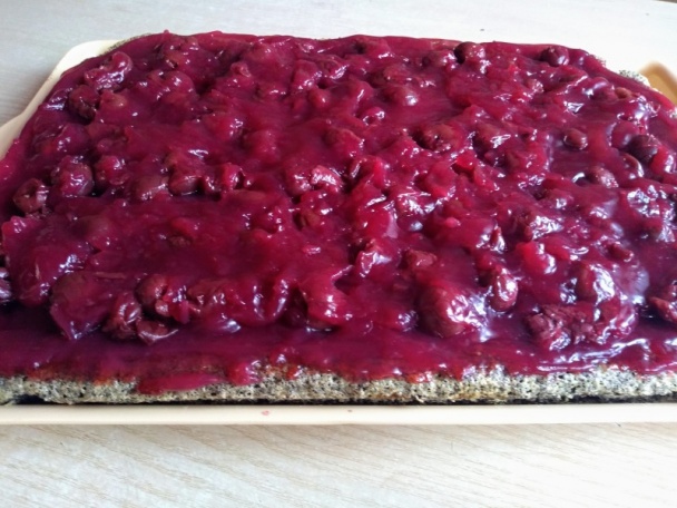 Makovo-višňové rezy so šľahačkou (fotorecept) - obrázok 4