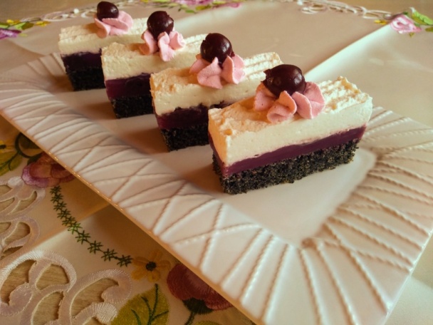 Makovo-višňové rezy so šľahačkou (fotorecept) - obrázok 6