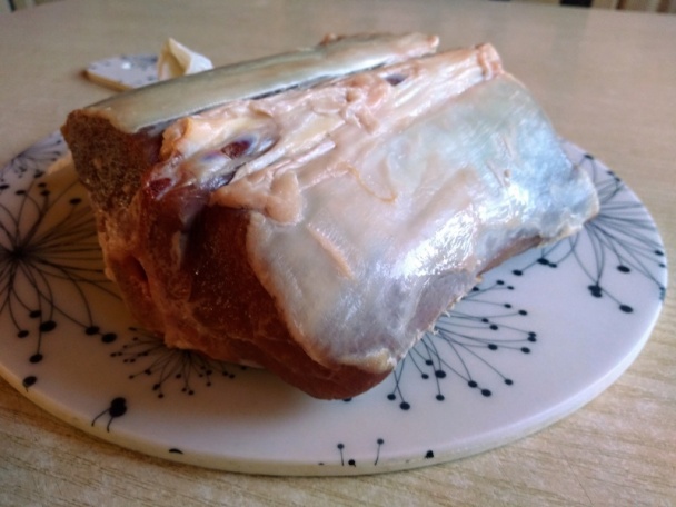 Jahňací chrbát na bielom víne s karamelizovanými slivkami (fotorecept) - obrázok 1
