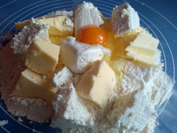 Tvarohové slané chrumkanie nielen na silvestrovskú noc (fotorecept) - obrázok 1