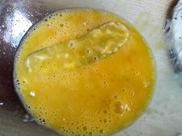 Vyprážané zavárané uhorky s jogurtovo-kôprovým dipom (fotorecept) - obrázok 6