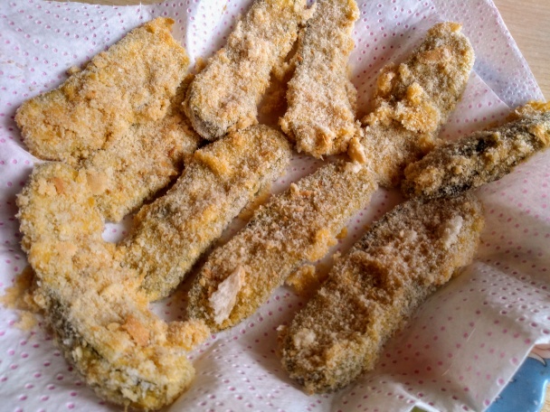 Vyprážané zavárané uhorky s jogurtovo-kôprovým dipom (fotorecept) - obrázok 8