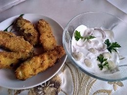 Vyprážané zavárané uhorky s jogurtovo-kôprovým dipom (fotorecept) - obrázok 11