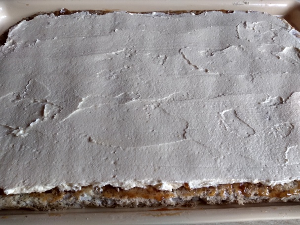 Orechovo-kakaové rezy so žĺtkovým krémom s griotkou (fotorecept) - obrázok 12