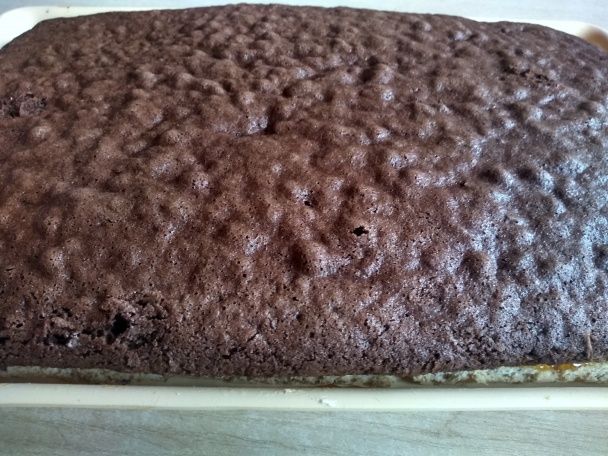 Orechovo-kakaové rezy so žĺtkovým krémom s griotkou (fotorecept) - obrázok 13