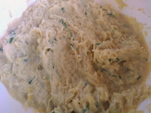 Zemiakovo-kapustová placka plnená údenou klobásou (fotorecept) - obrázok 9