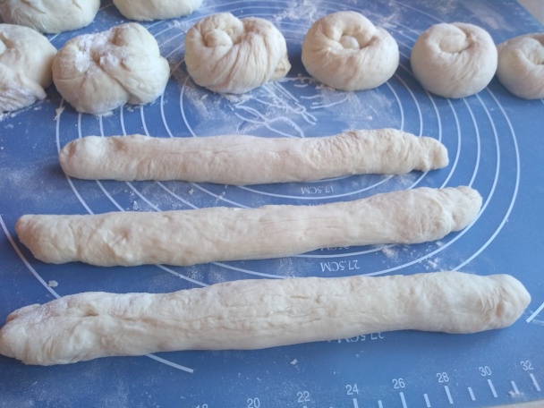 Domáce kysnuté uzlíky so sezamom (fotorecept) - obrázok 8