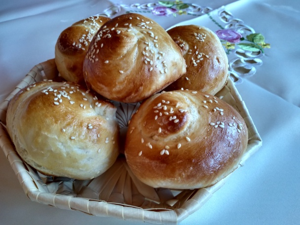 Domáce kysnuté uzlíky so sezamom (fotorecept) - obrázok 13