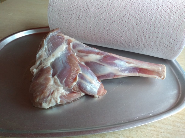 Dusené jahňacie kolienko so saturejkou (fotorecept) - obrázok 1