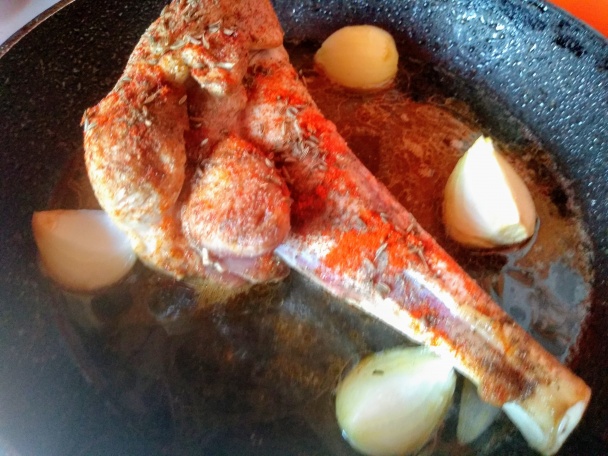 Dusené jahňacie kolienko so saturejkou (fotorecept) - obrázok 4