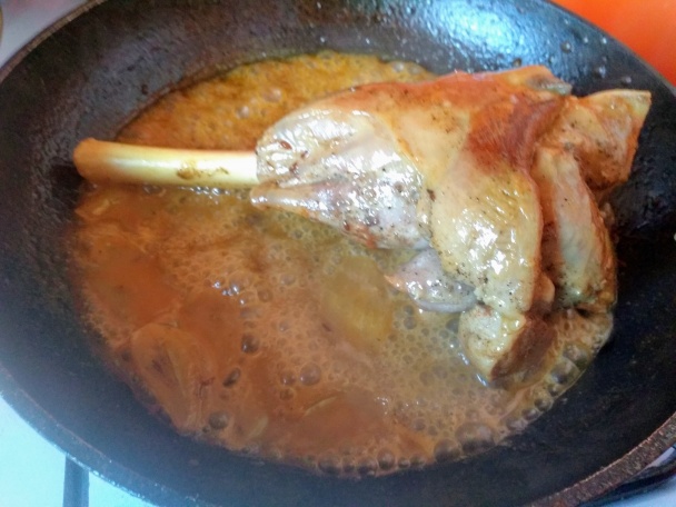 Dusené jahňacie kolienko so saturejkou (fotorecept) - obrázok 5