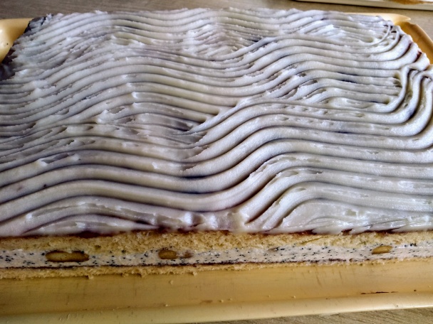 Piškótové rezy s venčekmi v makovom kréme (fotorecept) - obrázok 14