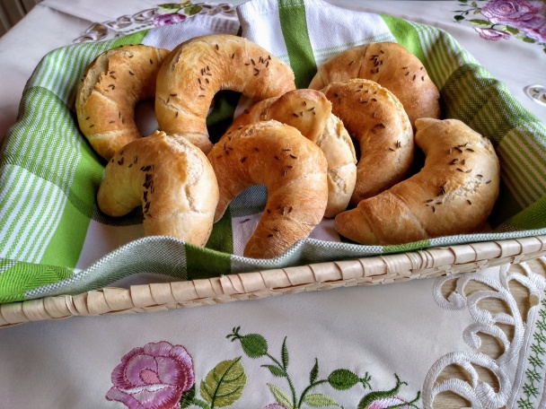 Chrumkavé domáce rožky s rascou (fotorecept) - obrázok 11