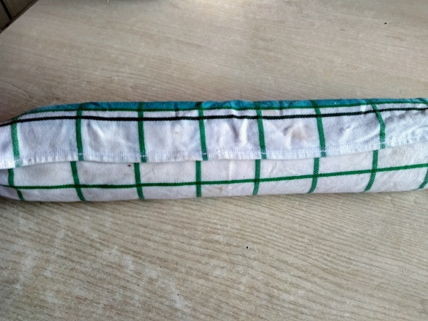 Piškótová roláda s vínovým krémom a sedmokráskami (fotorecept)  - obrázok 2