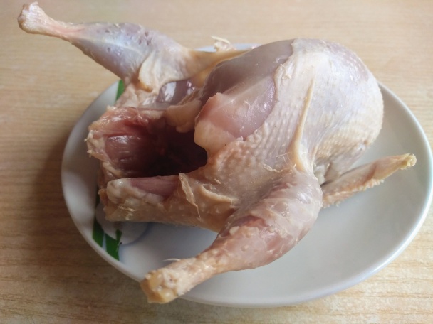 Opečená plnená prepelica s griotkou a karamelizovaným egrešom (fotorecept) - obrázok 1