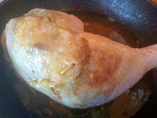 Pod kožou plnené pečené kuracie stehno s ríbezľovým prelivom (fotorecept) - obrázok 8