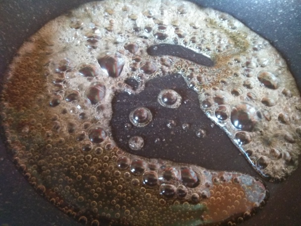 Pod kožou plnené pečené kuracie stehno s ríbezľovým prelivom (fotorecept) - obrázok 12