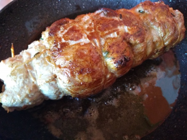 Pečená plnená bravčová krkovička na červenom víne (fotorecept) - obrázok 9