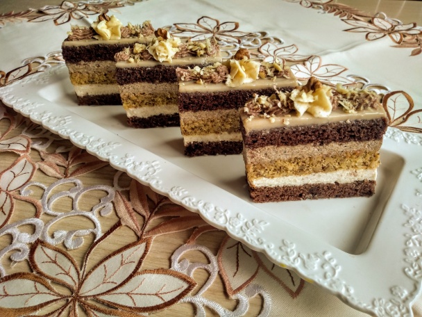 Lahodné kakaovo-orechové rezy (fotorecept) - obrázok 10