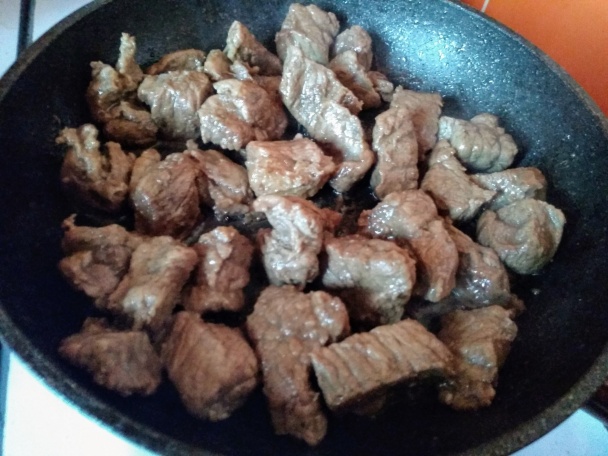 Hovädzie kocky na karameli (fotorecept) - obrázok 3