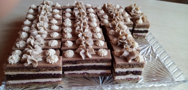 Kávové rezy s drienkovým lekvárom (fotorecept) - obrázok 9